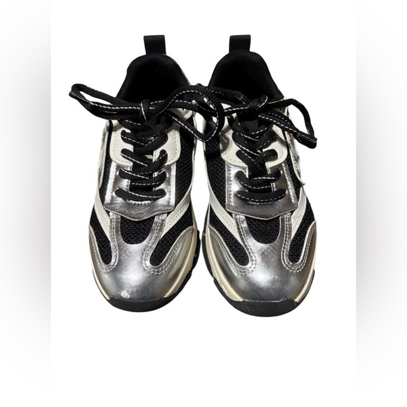Steve Madden Other - Steve Madden Silver and Black Sneakers size 3